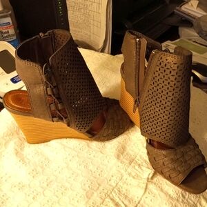 Womens shoes